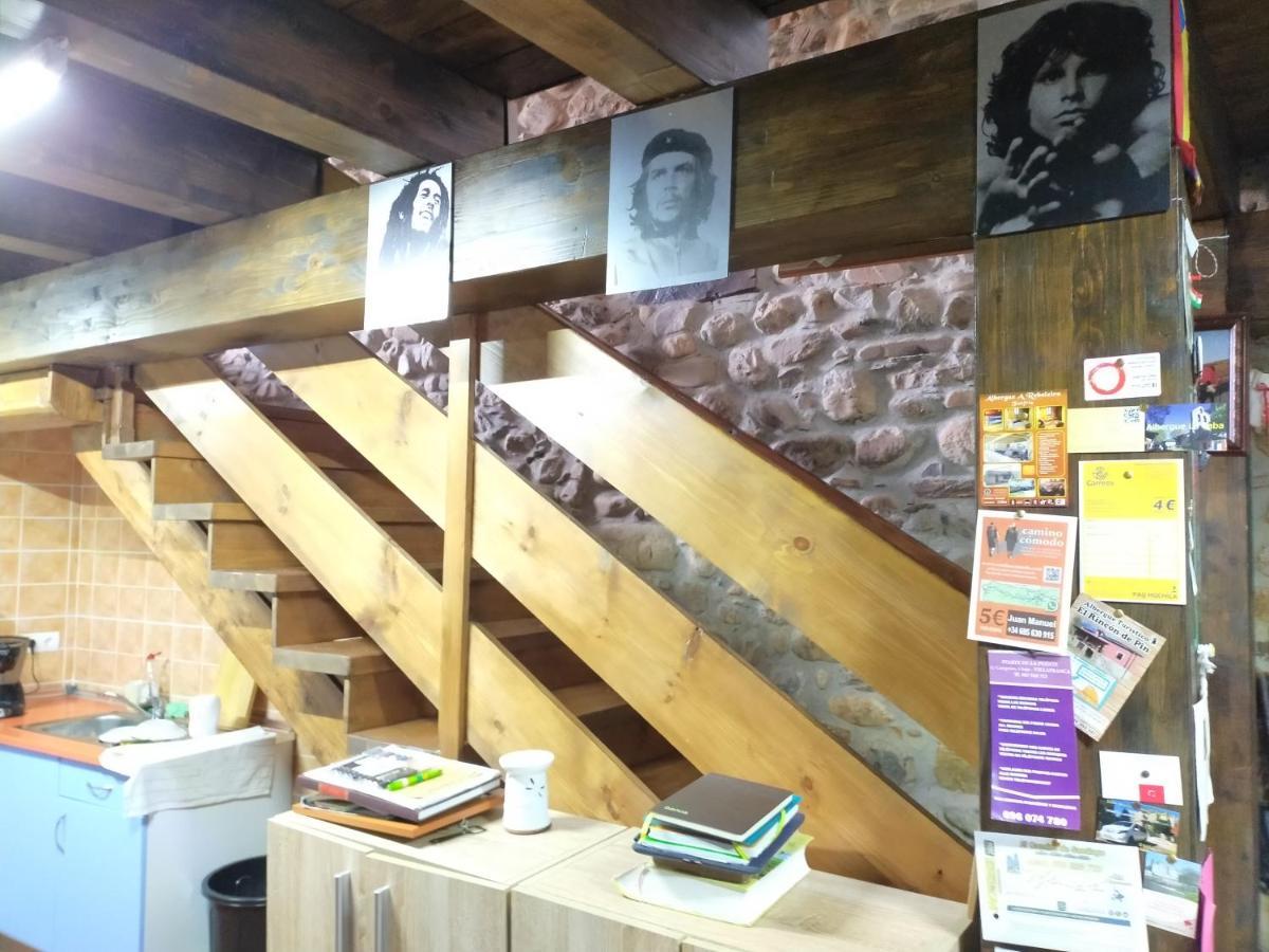 Albergue El Castillo فيلافرانكا ديل بيرزو المظهر الخارجي الصورة